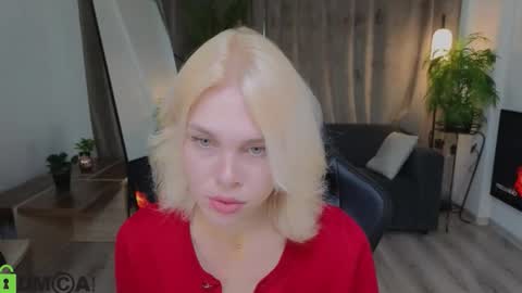 Snapshot of alice_whiteflower chatting on October 14, 2025, 8:04 am Alice online show from October 14, 2025, 8:04 am