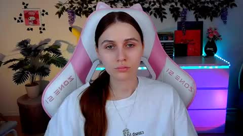 alicecharmy online show from April 15, 2026, 3:08 pm