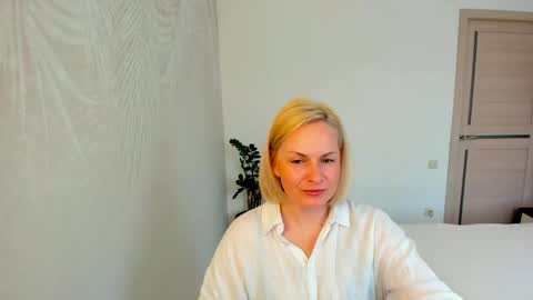 Alicee online show from April 22, 2026, 8:28 am