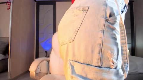 Snapshot of alicee_clark_ chatting on February 20, 2026, 12:16 pm alicee_clark_ online show from February 20, 2026, 12:16 pm