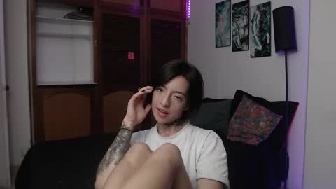 alicee_logan_ online show from October 25, 2025, 1:24 am