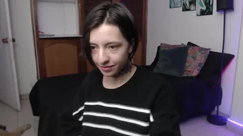 alicee_logan_ online show from November 5, 2025, 2:22 am