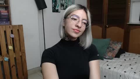 alicee_logan_ online show from June 4, 2026, 1:44 am