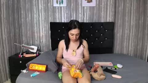 alicee_moonn online show from September 24, 2025, 7:28 pm