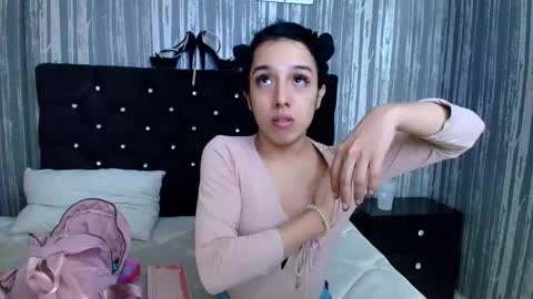 alicee_moonn online show from December 20, 2025, 7:21 pm