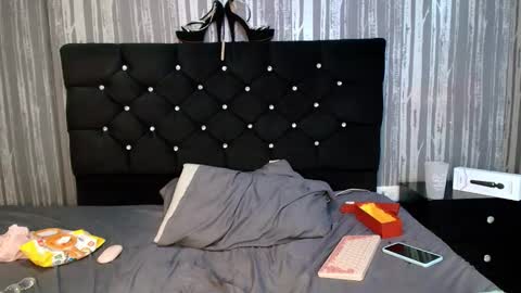 alicee_moonn online show from December 23, 2025, 7:39 am