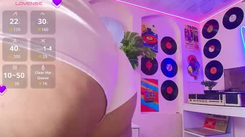 Snapshot of alicee_revess chatting on September 10, 2025, 11:32 am Danna online show from September 10, 2025, 11:32 am