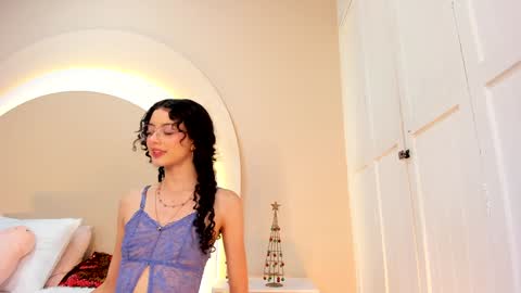Snapshot of alicee_rodriguez chatting on January 2, 2025, 11:38 pm alice online show from January 2, 2025, 11:38 pm