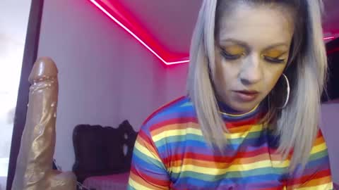 aliceesmiths online show from December 14, 2024, 5:25 pm