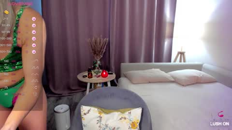 Snapshot of aliceevan chatting on December 28, 2024, 4:30 am Daniella online show from December 28, 2024, 4:30 am