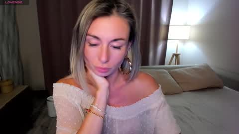 Snapshot of aliceevan chatting on February 13, 2025, 3:35 pm Daniella online show from February 13, 2025, 3:35 pm