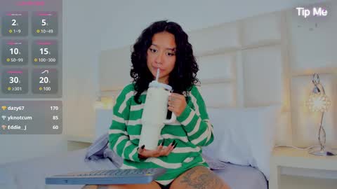 Snapshot of alicegould chatting on January 23, 2025, 5:42 pm alicegould online show from January 23, 2025, 5:42 pm