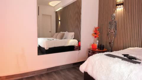 Alice  online show from October 24, 2025, 4:20 am