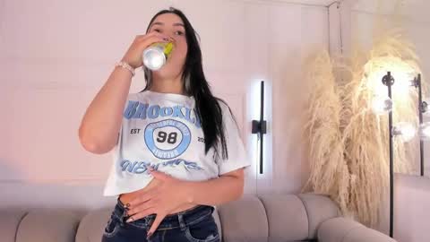 Alice  online show from April 11, 2026, 11:42 pm