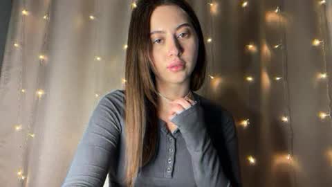Snapshot of aliceinlustland chatting on May 28, 2026, 8:39 pm aliceinlustland online show from May 28, 2026, 8:39 pm