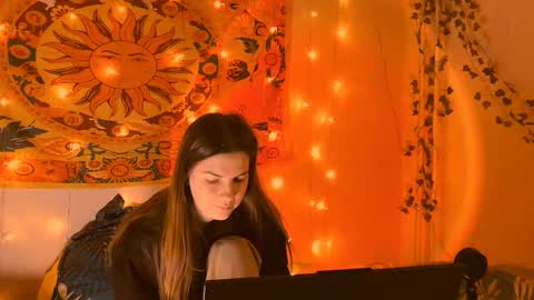 Snapshot of aliceinredsquare_ chatting on February 20, 2026, 1:24 am Alice online show from February 20, 2026, 1:24 am