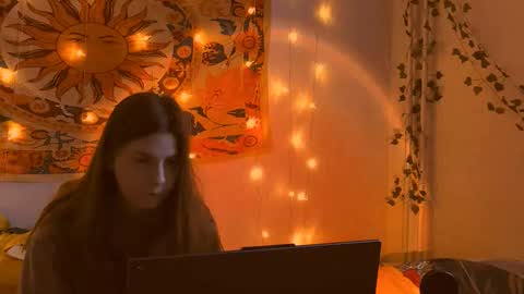 Snapshot of aliceinredsquare_ chatting on February 23, 2026, 5:05 am Alice online show from February 23, 2026, 5:05 am