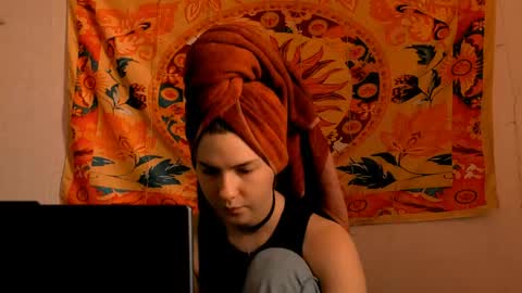 Snapshot of aliceinredsquare_ chatting on May 30, 2026, 5:15 am Alice online show from May 30, 2026, 5:15 am