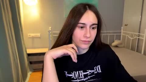 alicekollt online show from July 4, 2026, 9:43 pm
