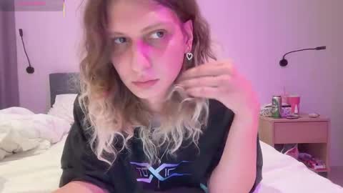 AlicePinkhead online show from November 22, 2025, 2:49 pm
