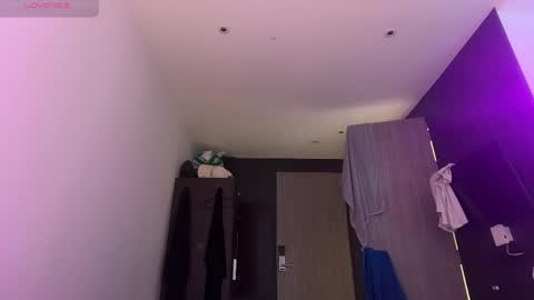AlicePinkhead online show from May 15, 2026, 9:38 am