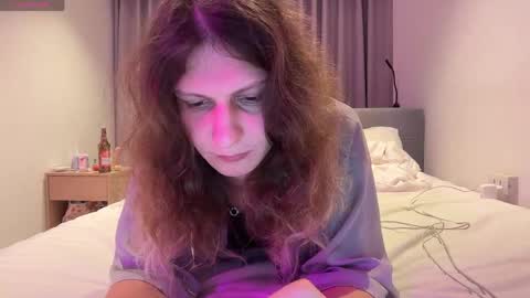 AlicePinkhead online show from June 4, 2026, 10:54 am