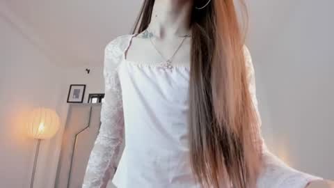 alicerosee___ online show from August 5, 2026, 5:38 pm