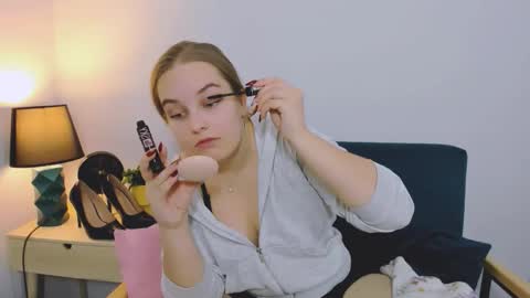 alicesensitive online show from November 28, 2025, 1:14 pm