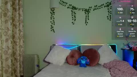 Sweet  Alice online show from October 1, 2025, 11:33 pm