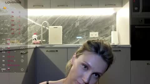 Snapshot of alicewonders_ chatting on May 23, 2026, 7:40 pm Alice online show from May 23, 2026, 7:40 pm