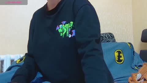 AliceWoolfy online show from October 5, 2025, 9:02 pm