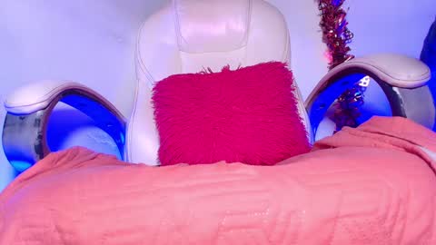 Alicia Kyse  online show from December 24, 2024, 6:11 am