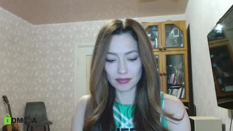 Alicia online show from December 5, 2024, 4:09 am