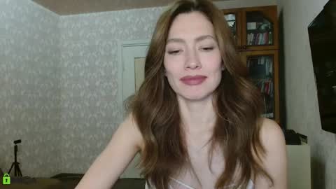 Alicia online show from October 8, 2025, 4:48 pm