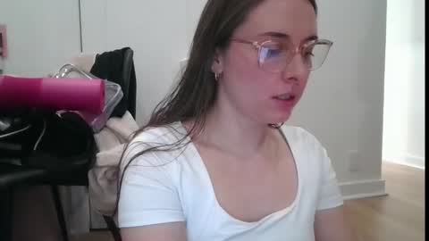 alicjateenpolish online show from June 2, 2026, 5:31 am