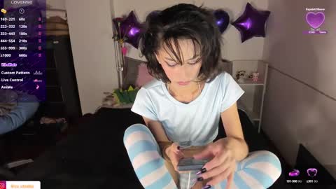 Snapshot of alien_universe chatting on February 13, 2025, 8:13 pm Aiko Independent Model online show from February 13, 2025, 8:13 pm