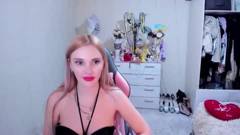 Alienanna1 online show from January 6, 2025, 7:31 am