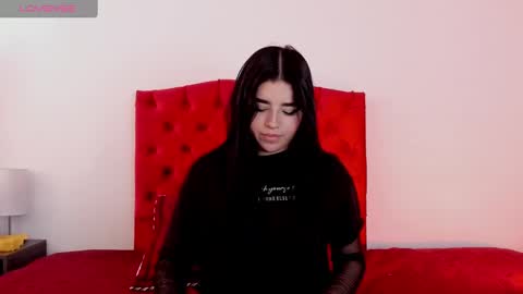 aliice_walker_ online show from December 16, 2024, 2:49 pm