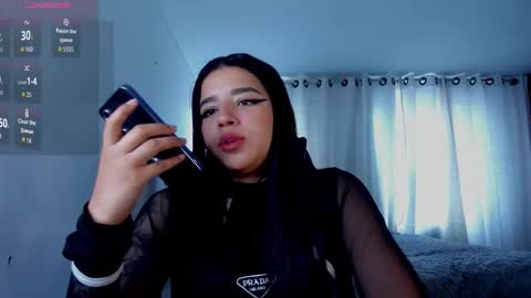 aliice_walker_ online show from March 25, 2026, 3:07 pm