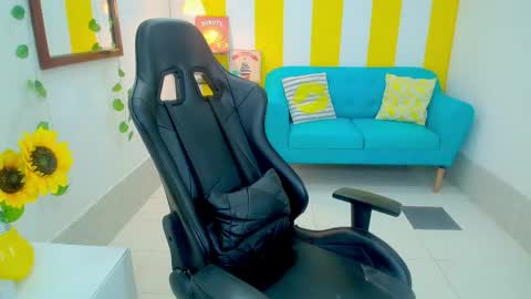 alina09_ online show from April 15, 2026, 7:58 pm