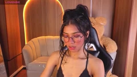 alina_b_ online show from February 13, 2026, 1:40 pm