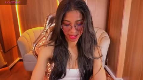 Snapshot of alina_b_ chatting on May 25, 2026, 8:04 pm alina_b_ online show from May 25, 2026, 8:04 pm