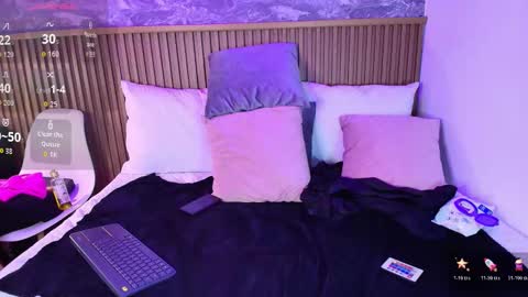 Snapshot of alina_sauvage_ chatting on February 12, 2026, 8:04 pm alina online show from February 12, 2026, 8:04 pm