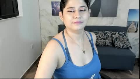 alinabozz1 online show from June 8, 2026, 2:23 am