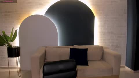 alinakravitz_ online show from February 7, 2026, 12:31 pm