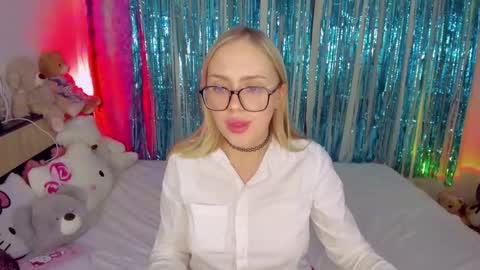 alinaocean online show from November 9, 2025, 9:13 pm