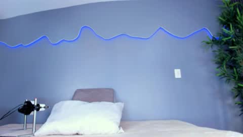    online show from November 9, 2025, 3:43 pm