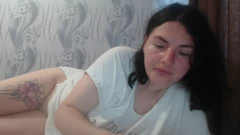 Snapshot of alinaxjames chatting on July 1, 2026, 6:59 am AlinaxJames online show from July 1, 2026, 6:59 am