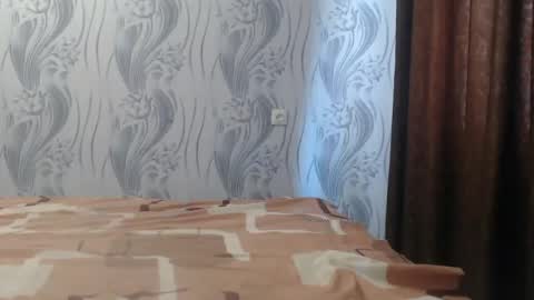 Snapshot of alinaxjames chatting on July 3, 2026, 8:32 am AlinaxJames online show from July 3, 2026, 8:32 am