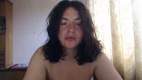 Snapshot of alinaxjames chatting on July 13, 2026, 7:22 am AlinaxJames online show from July 13, 2026, 7:22 am